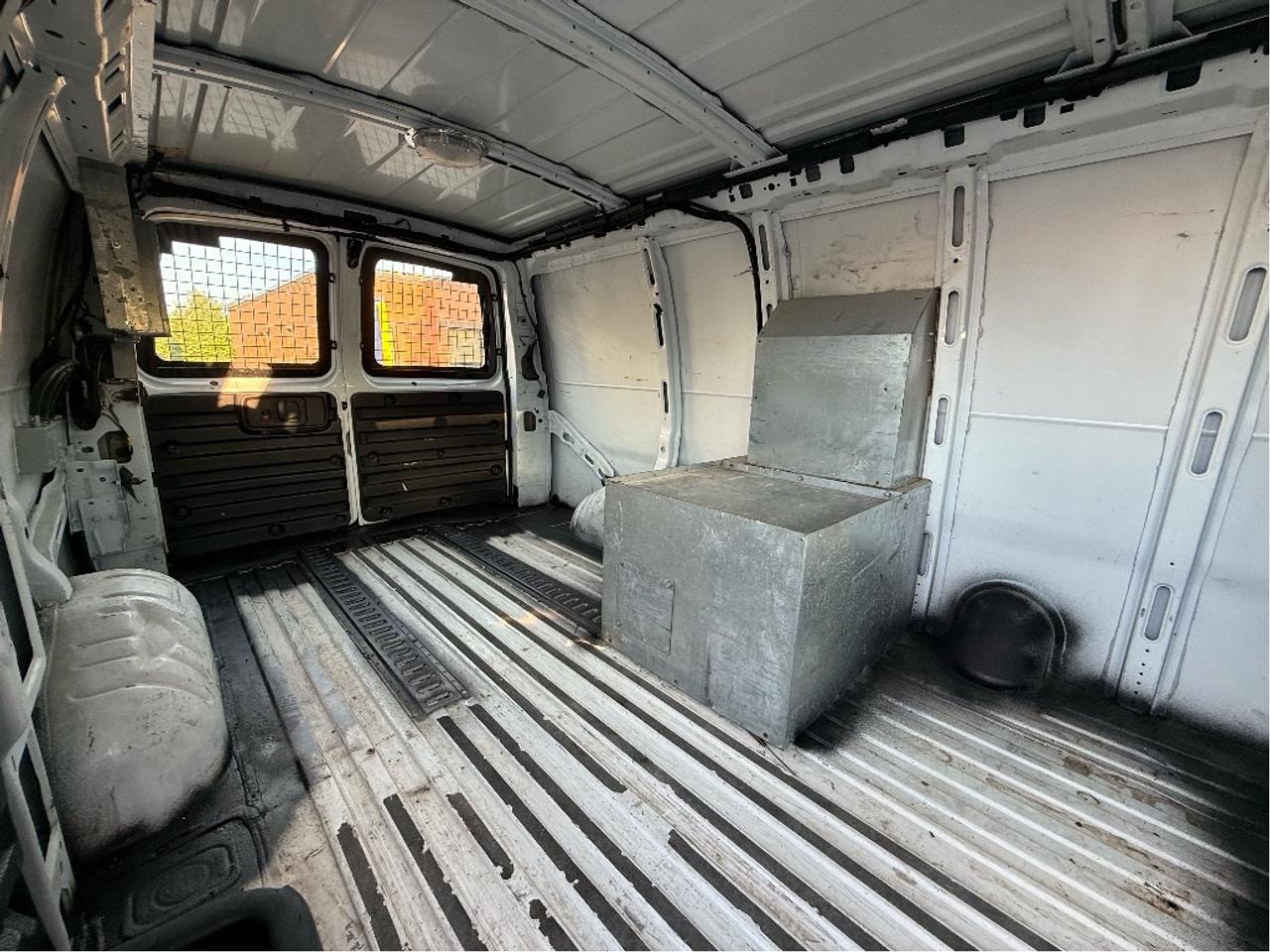 2010 Chevrolet Express 3500 135 Wheel Base Clean Carfax Photo