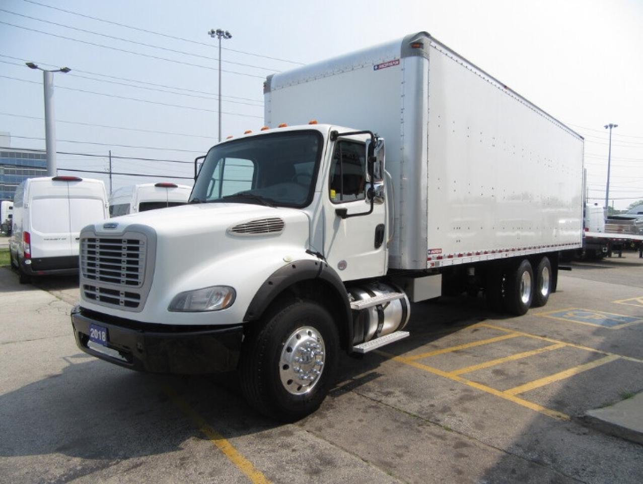 2018 Freightliner M2-112 DIESEL TANDEM AXLE CAB & CHASIS Photo3
