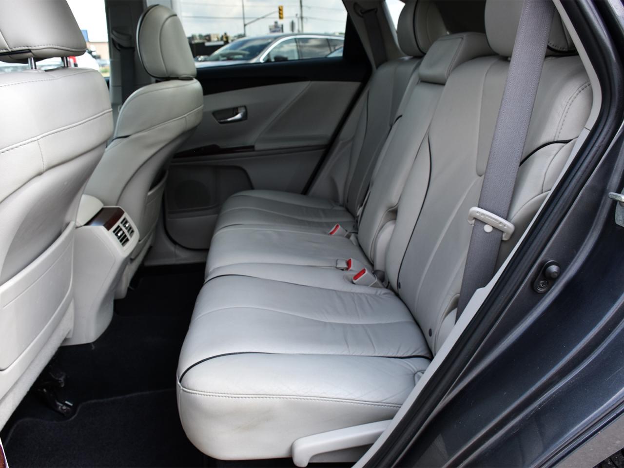 2009 Toyota Venza AWD ~Camera ~Pano Sunroof ~Heated Leather ~Alloys Photo