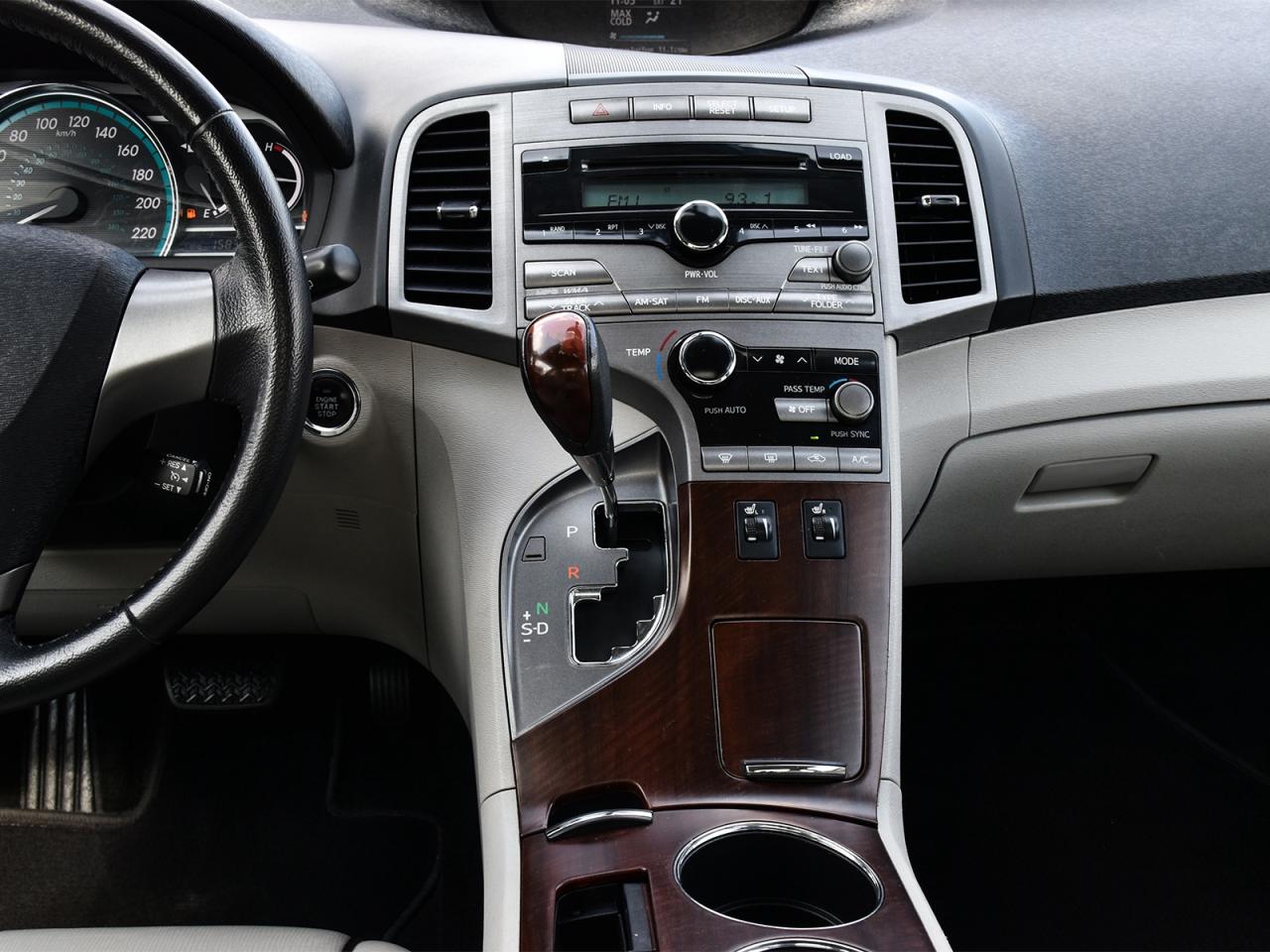 2009 Toyota Venza AWD ~Camera ~Pano Sunroof ~Heated Leather ~Alloys Photo