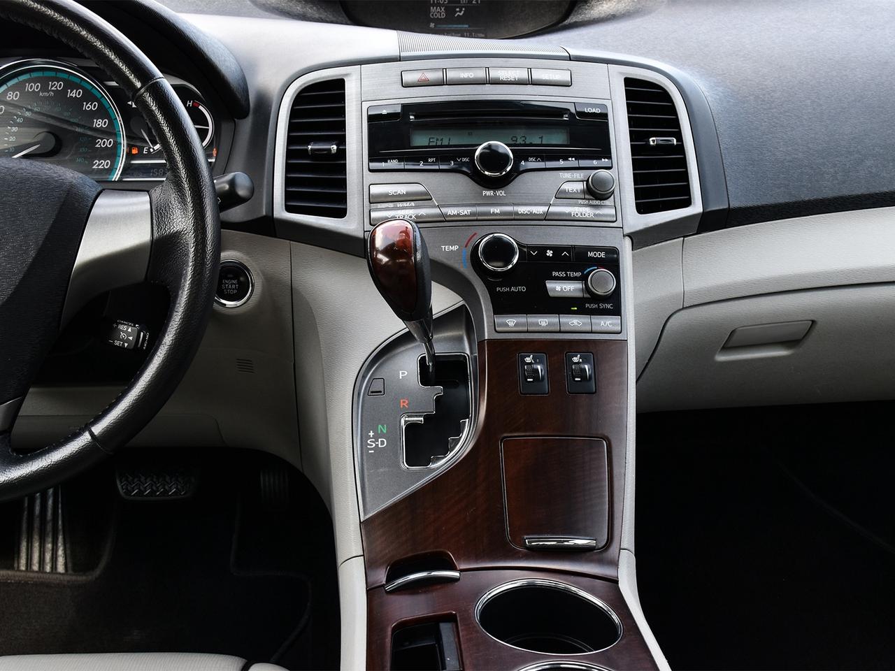 2009 Toyota Venza AWD ~Camera ~Pano Sunroof ~Heated Leather ~Alloys Photo