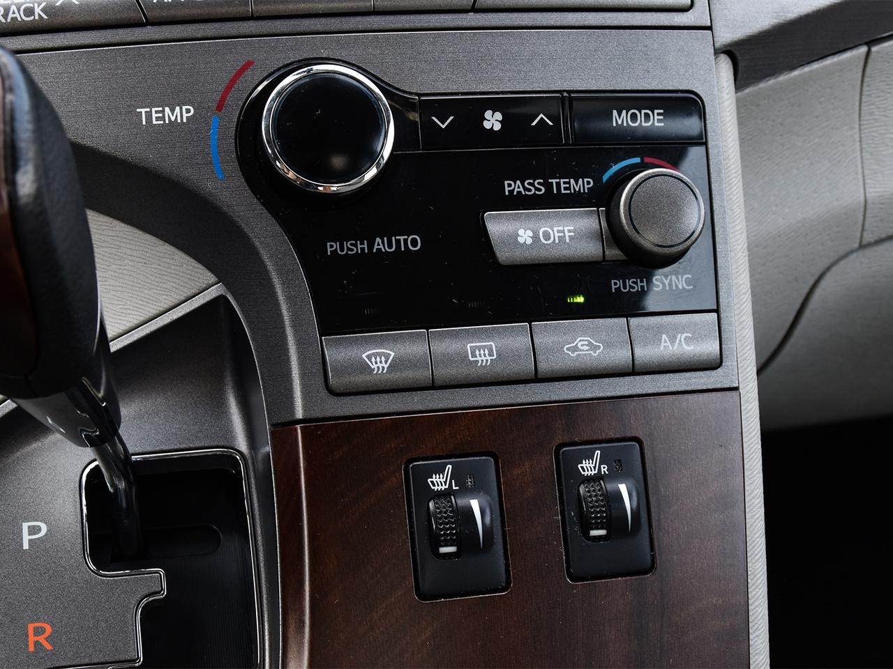 2009 Toyota Venza AWD ~Camera ~Pano Sunroof ~Heated Leather ~Alloys Photo