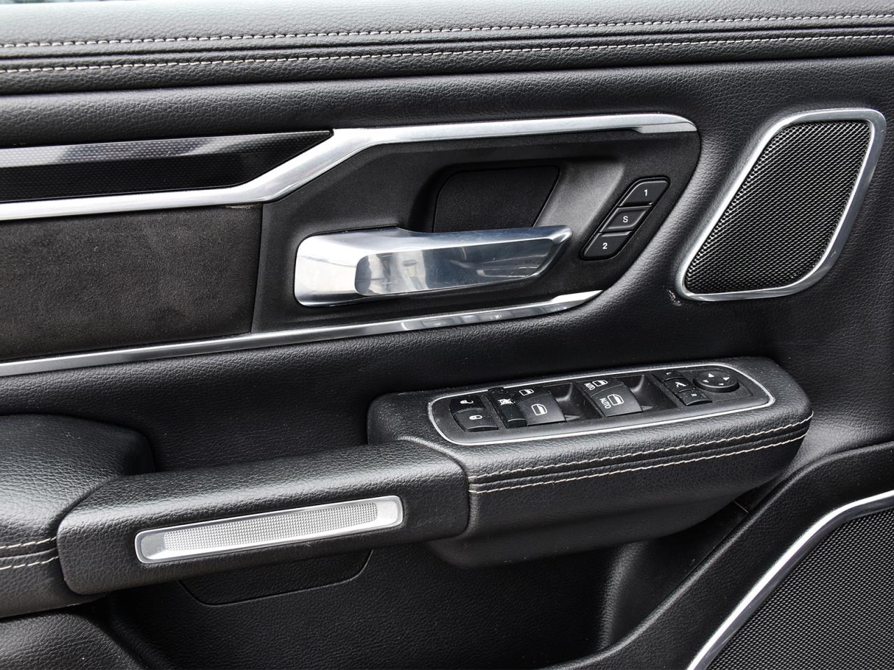 2022 RAM 1500 Laramie Crew Cab 4x4 ~Nav ~Leather ~Harman/Kardon Photo