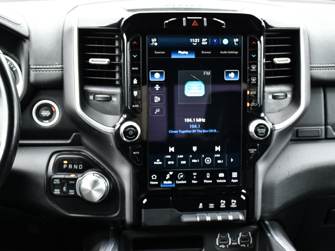 2022 RAM 1500 Laramie Crew Cab 4x4 ~Nav ~Leather ~Harman/Kardon Photo