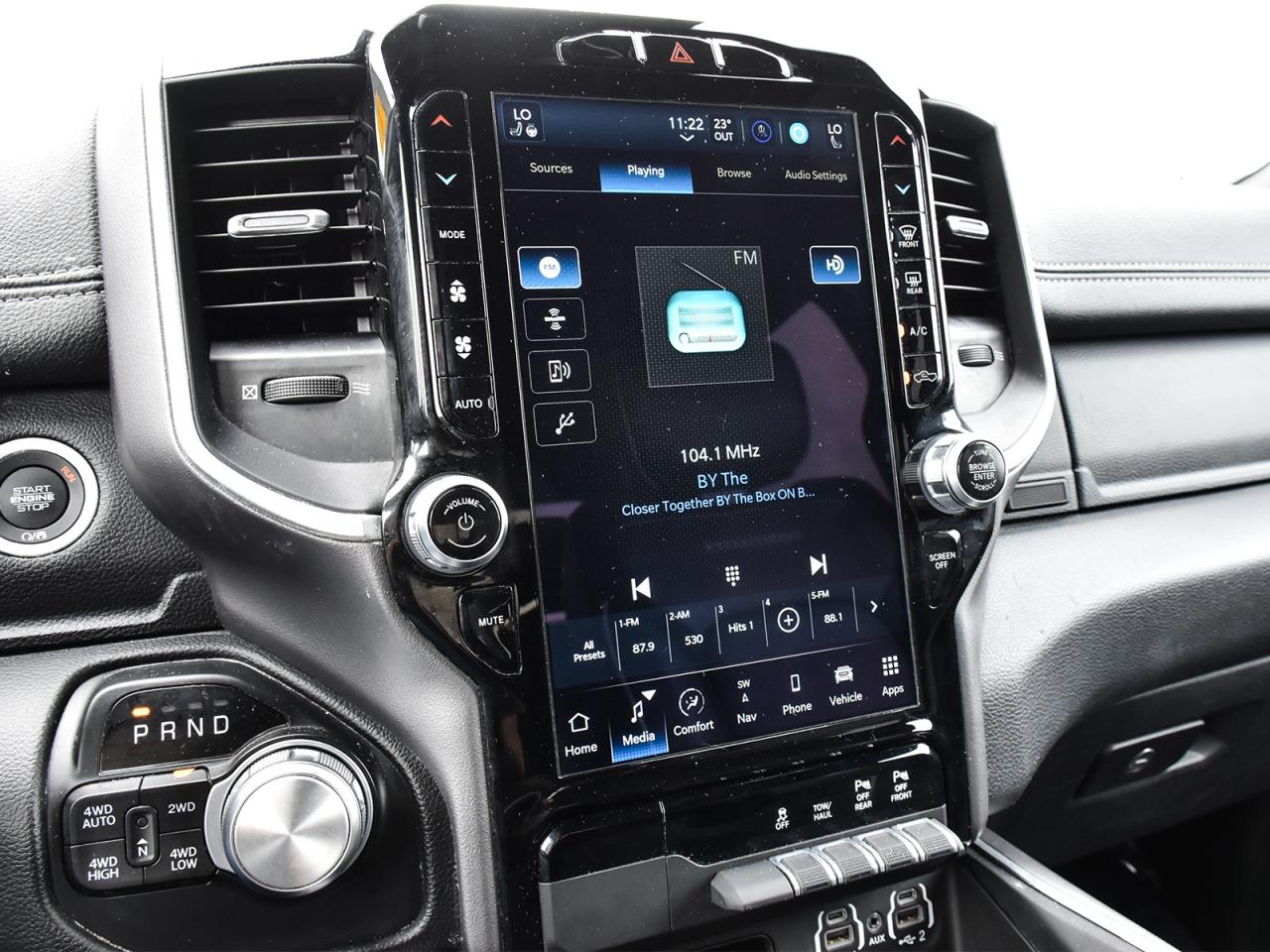 2022 RAM 1500 Laramie Crew Cab 4x4 ~Nav ~Leather ~Harman/Kardon Photo