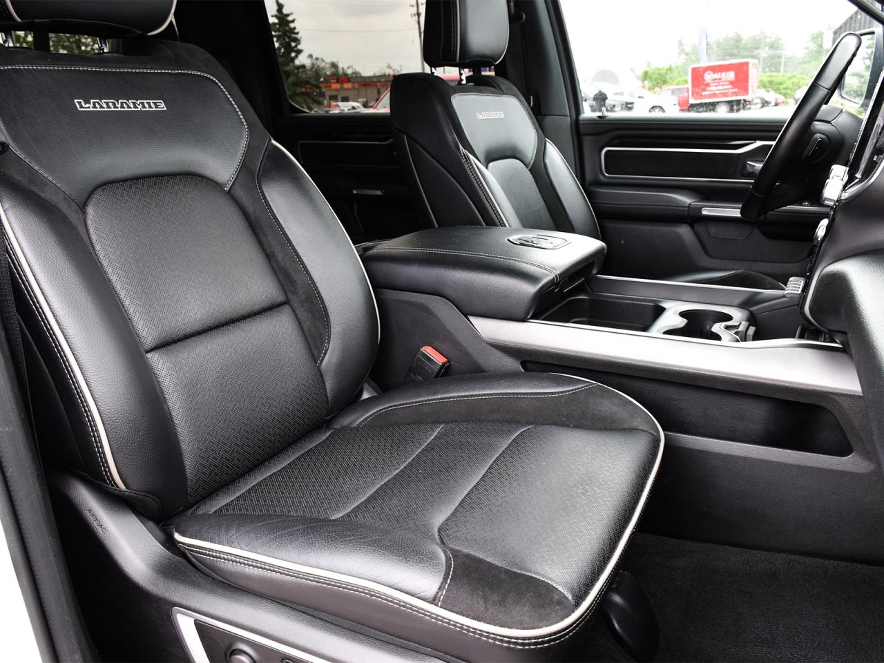 2022 RAM 1500 Laramie Crew Cab 4x4 ~Nav ~Leather ~Harman/Kardon Photo