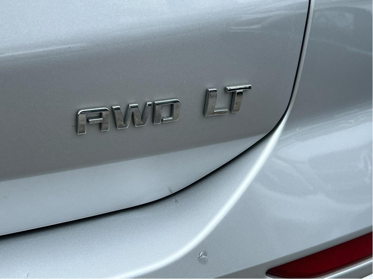 2018 Chevrolet Equinox All Wheel Drive Back Up Camera Clean Carfax Low Km Photo4