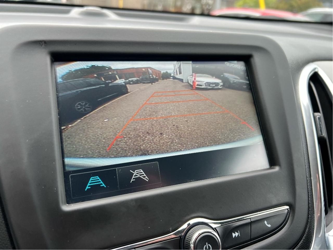 2018 Chevrolet Equinox All Wheel Drive Back Up Camera Clean Carfax Low Km Photo