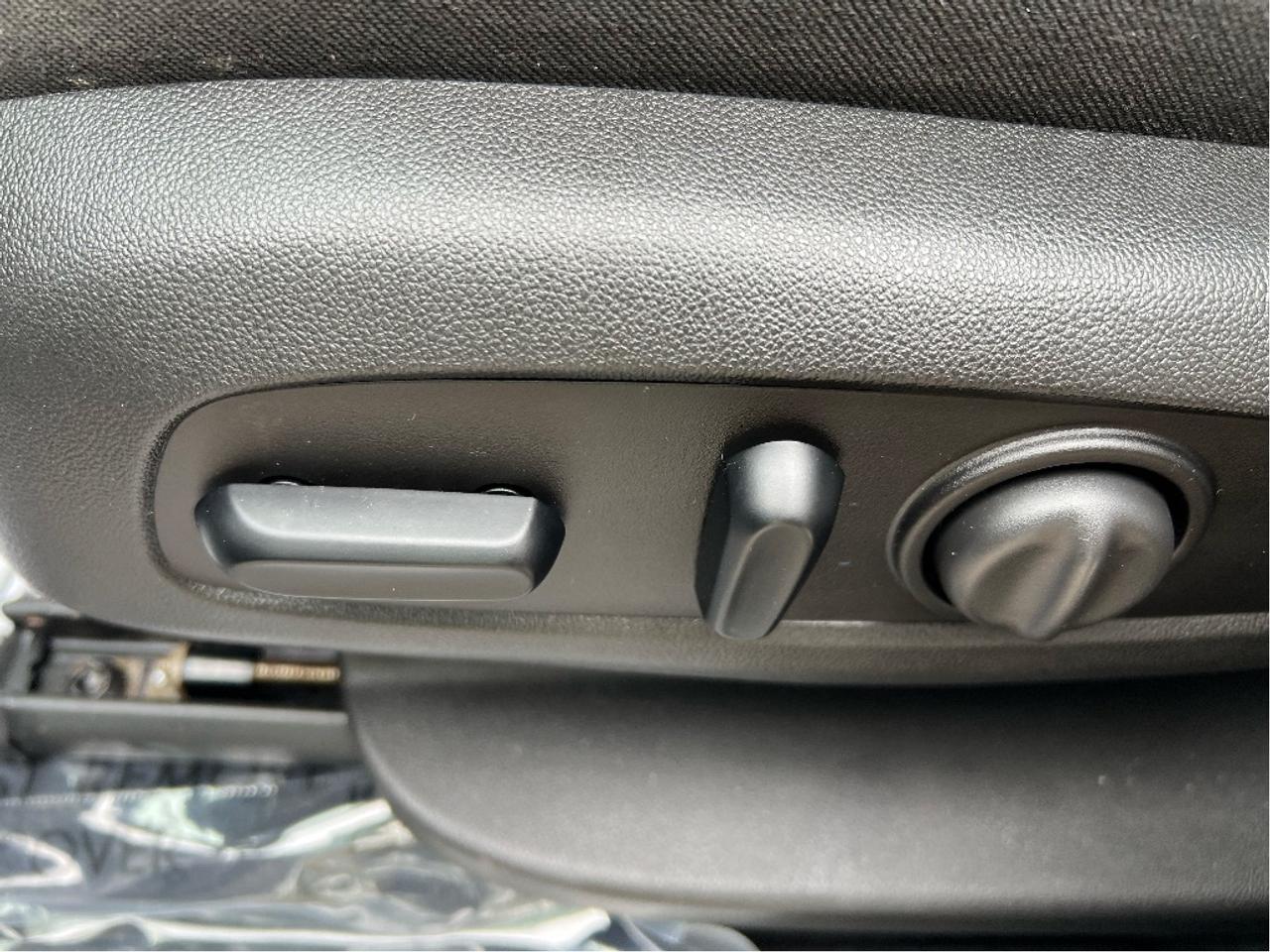 2018 Chevrolet Equinox All Wheel Drive Back Up Camera Clean Carfax Low Km Photo