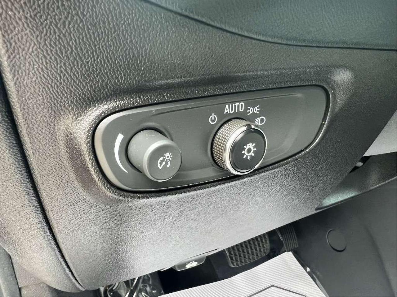 2018 Chevrolet Equinox All Wheel Drive Back Up Camera Clean Carfax Low Km Photo