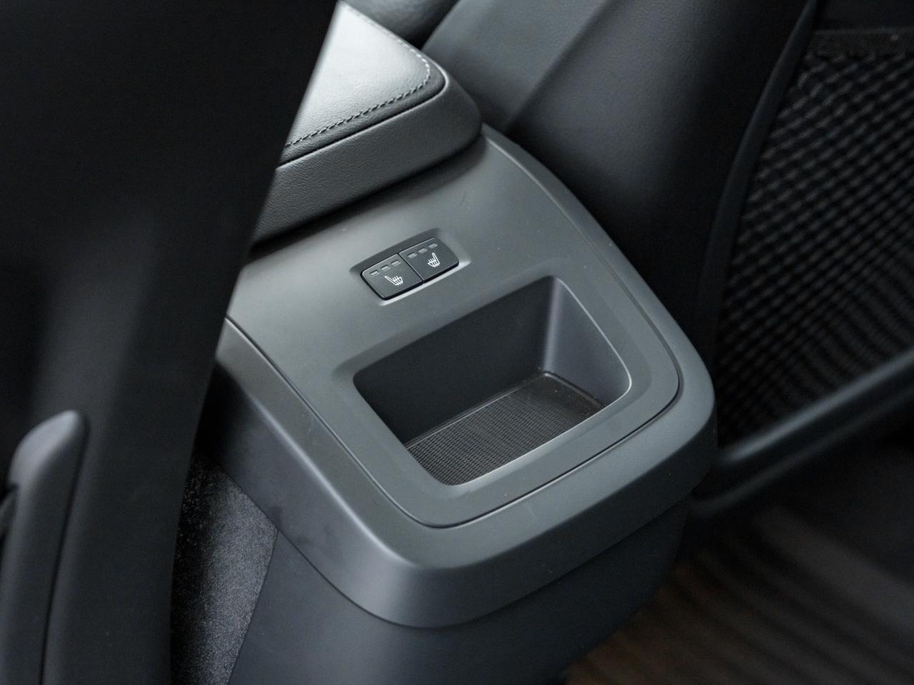 2025 Volvo XC60 B5 AWD Plus Dark Theme Photo