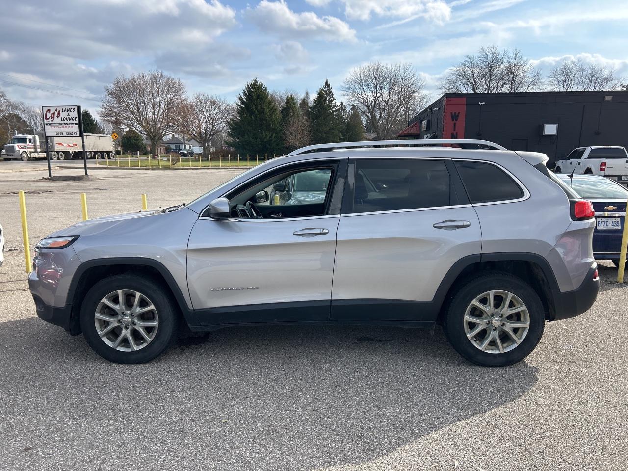 2018 Jeep Cherokee NORTH EDITION, CLEAN CARFAX, FRONT WHEEL DRIVE Photo