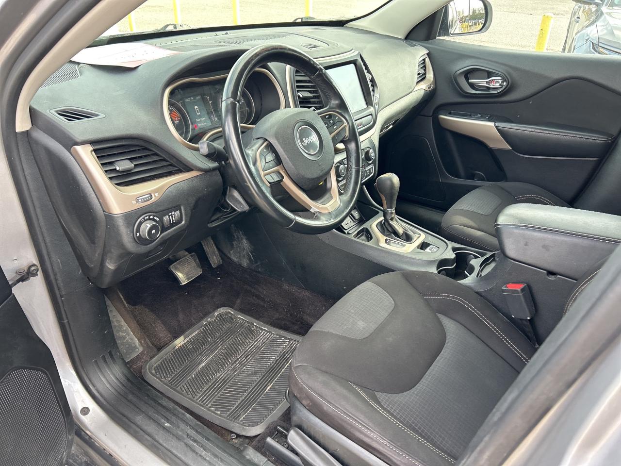 2018 Jeep Cherokee NORTH EDITION, CLEAN CARFAX, FRONT WHEEL DRIVE Photo
