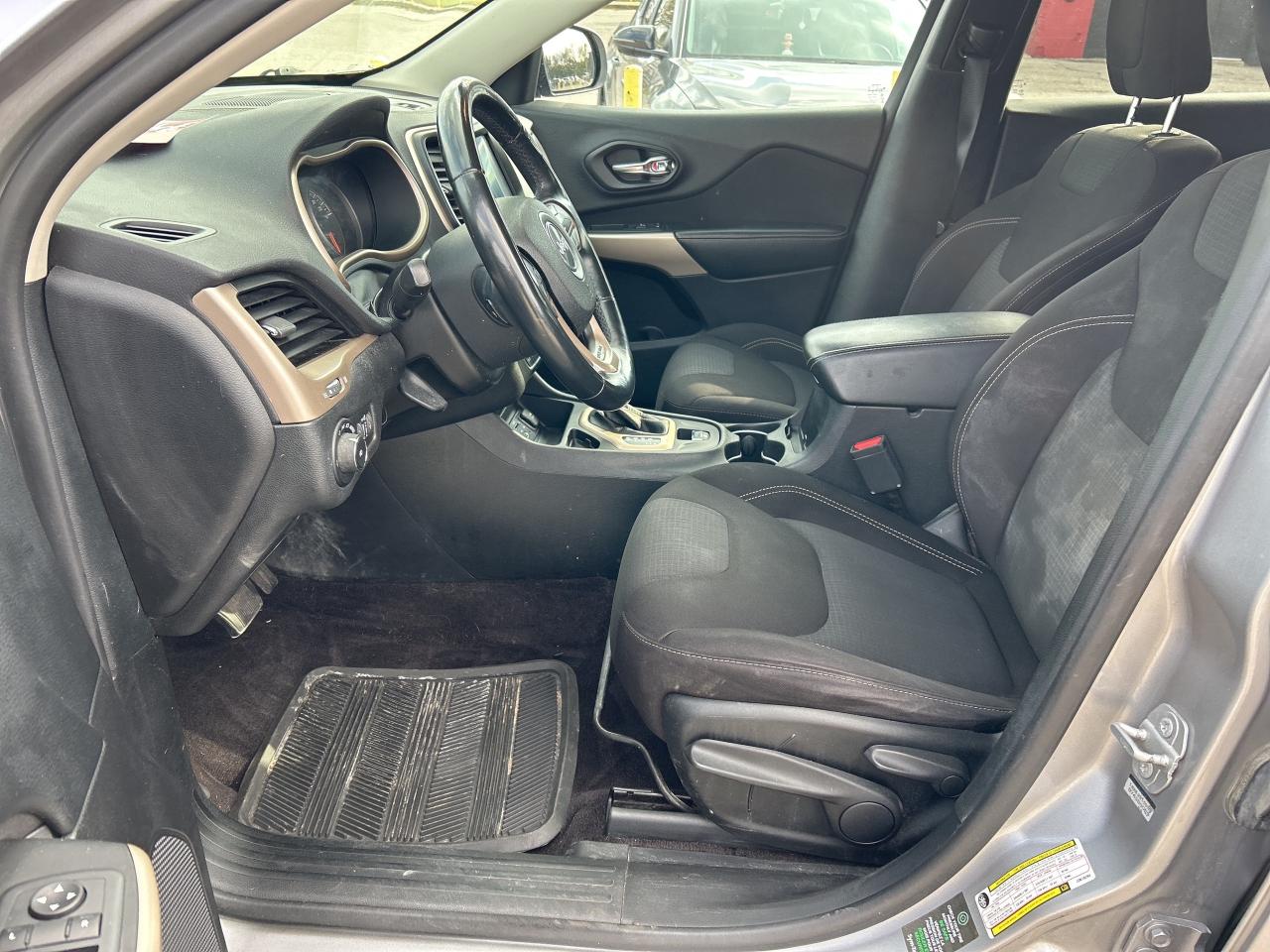 2018 Jeep Cherokee NORTH EDITION, CLEAN CARFAX, FRONT WHEEL DRIVE Photo