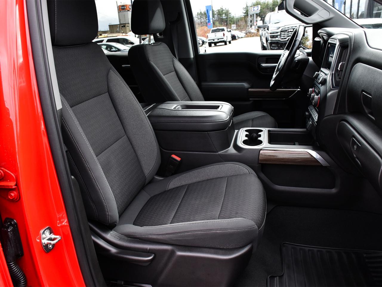 2021 Chevrolet Silverado 1500 RST Crew Cab 4x4 ~Heated Seats ~Camera ~Bluetooth Photo