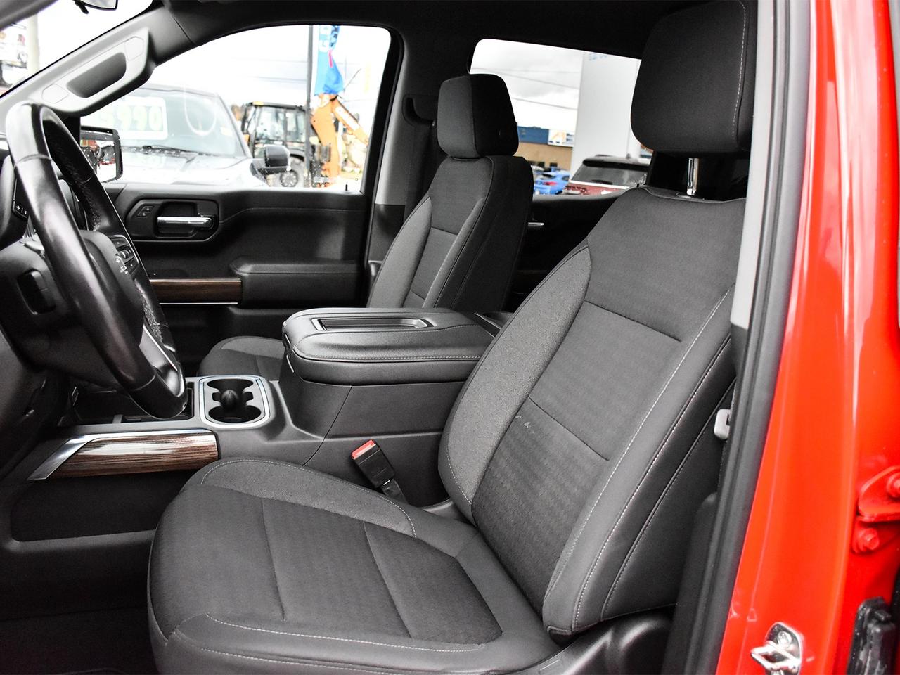 2021 Chevrolet Silverado 1500 RST Crew Cab 4x4 ~Heated Seats ~Camera ~Bluetooth Photo