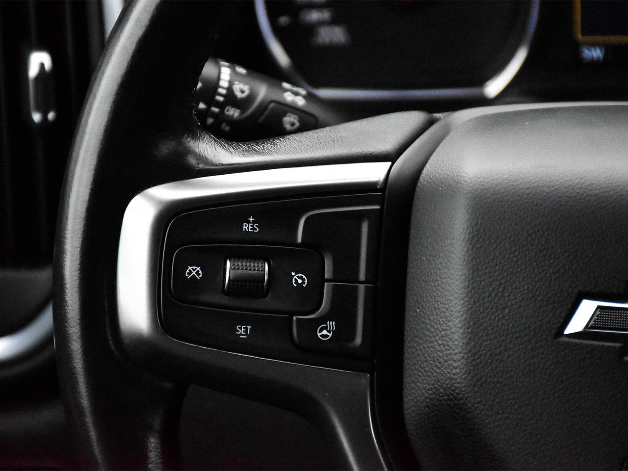 2021 Chevrolet Silverado 1500 RST Crew Cab 4x4 ~Heated Seats ~Camera ~Bluetooth Photo