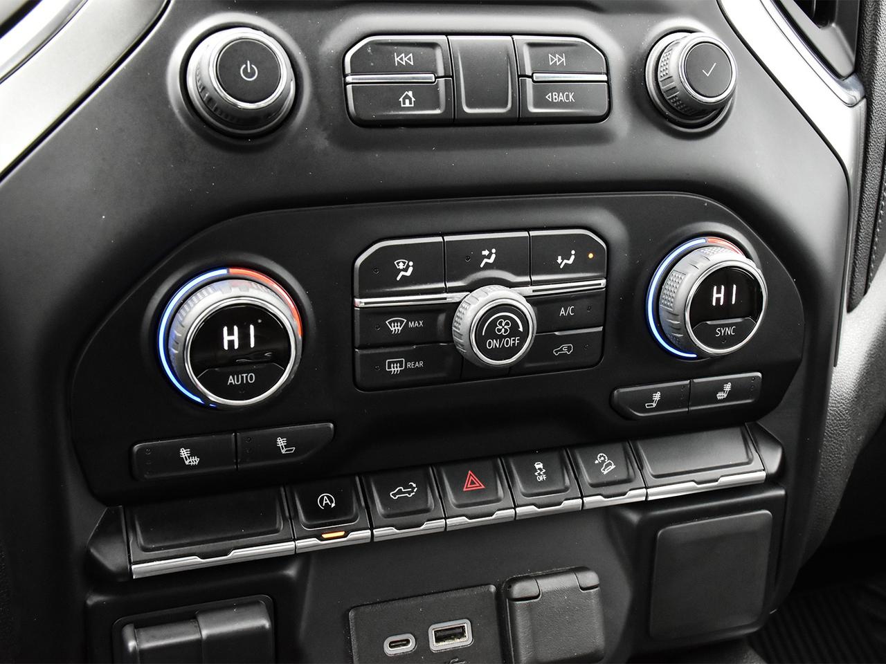 2021 Chevrolet Silverado 1500 RST Crew Cab 4x4 ~Heated Seats ~Camera ~Bluetooth Photo