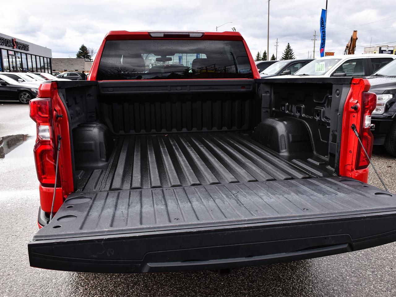 2021 Chevrolet Silverado 1500 RST Crew Cab 4x4 ~Heated Seats ~Camera ~Bluetooth Photo
