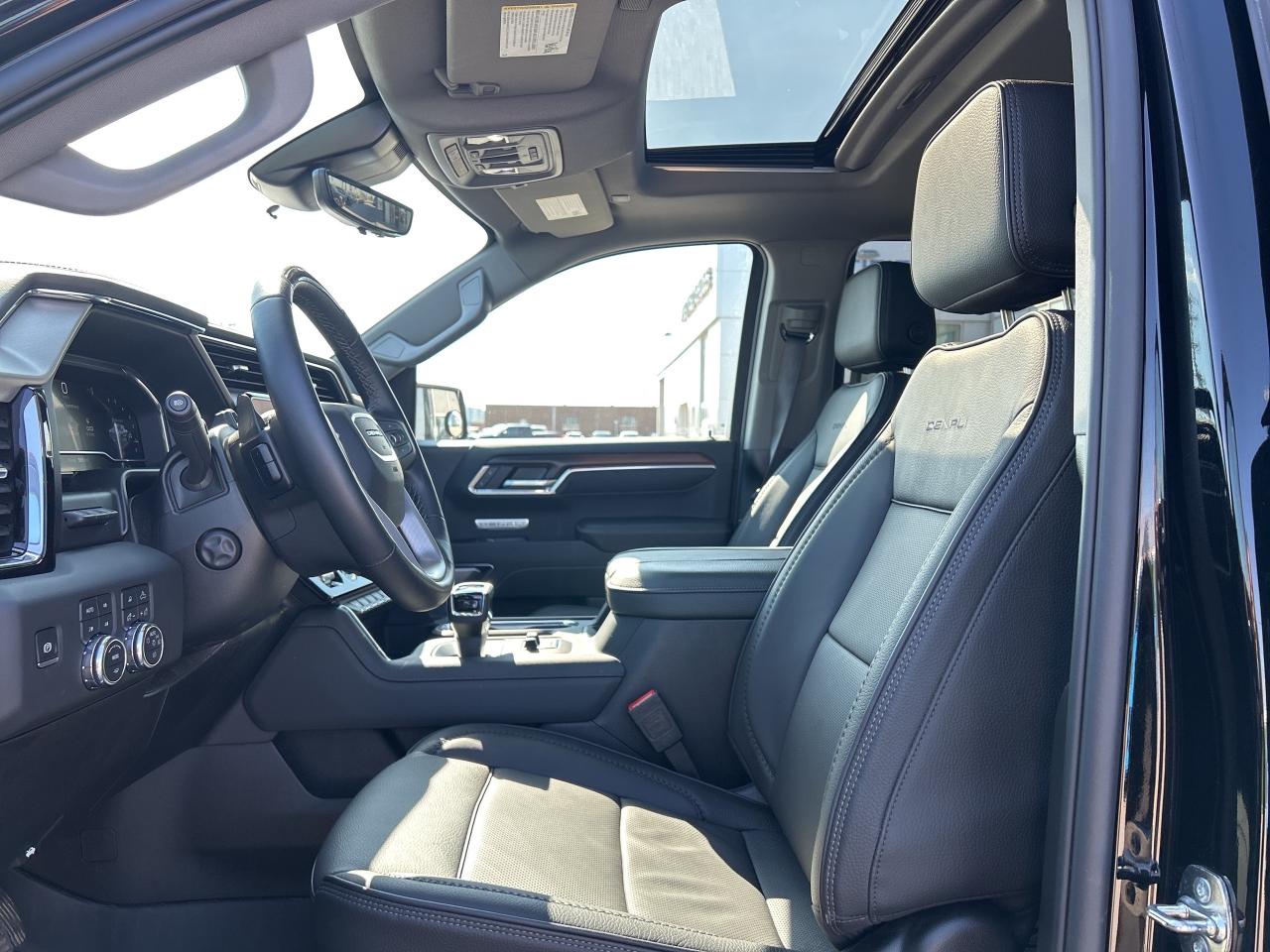 2025 GMC Sierra 1500 4WD Crew Cab 147  Denali reserve super cruise Photo