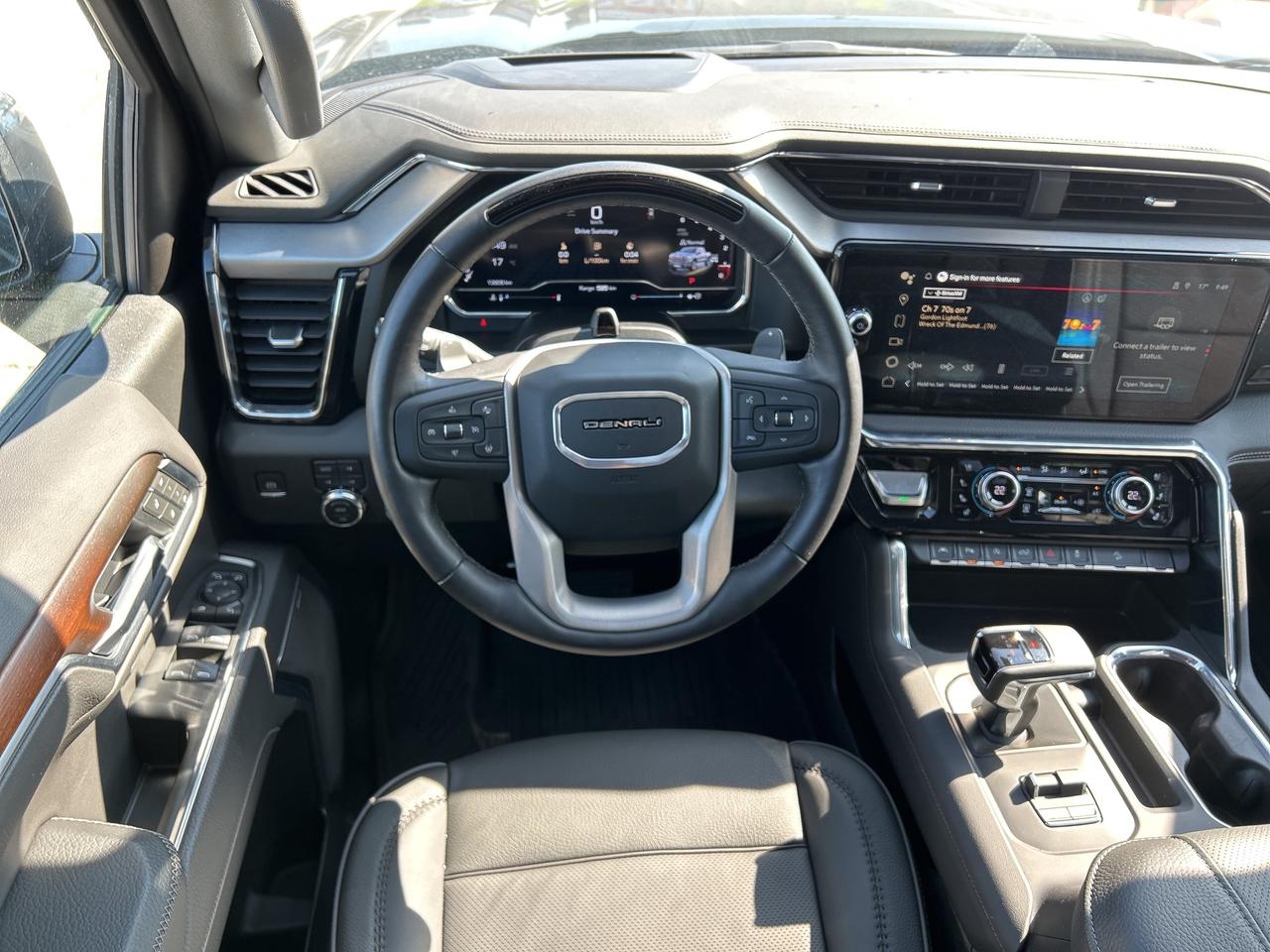 2025 GMC Sierra 1500 4WD Crew Cab 147  Denali reserve super cruise Photo