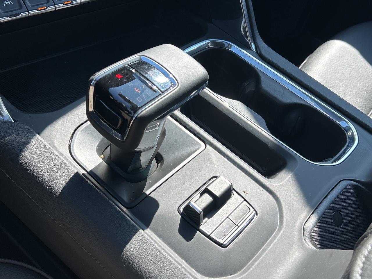 2025 GMC Sierra 1500 4WD Crew Cab 147  Denali reserve super cruise Photo