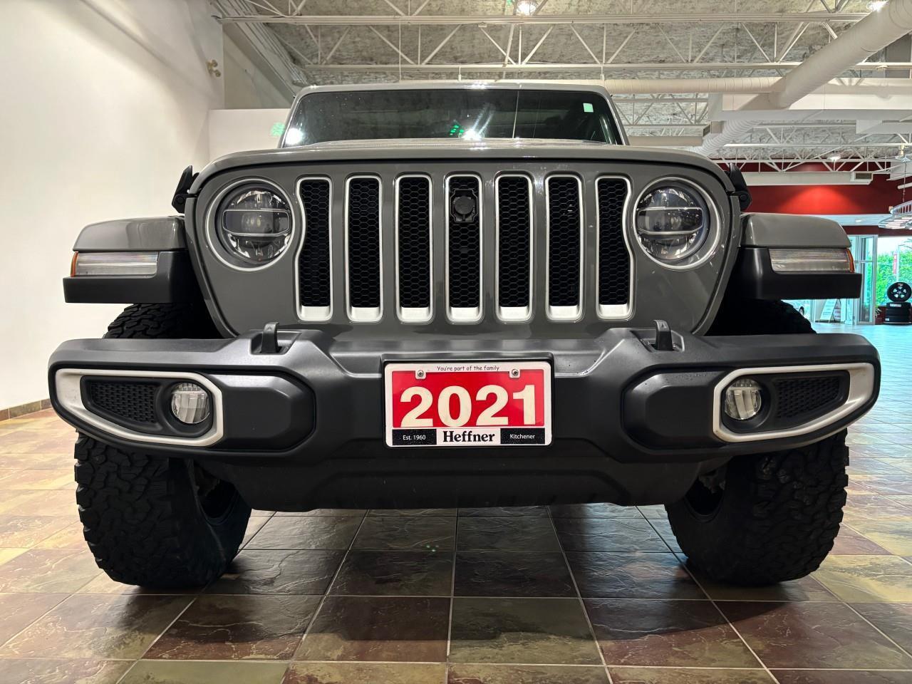 2021 Jeep WRANGLER UNLIMITED Sahara Photo3