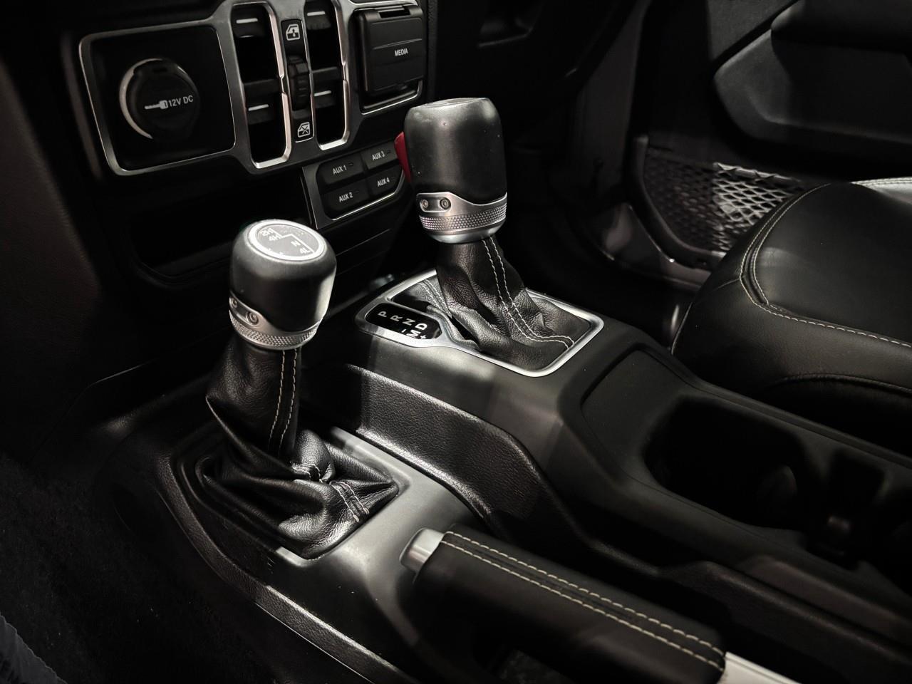 2021 Jeep WRANGLER UNLIMITED Sahara Photo