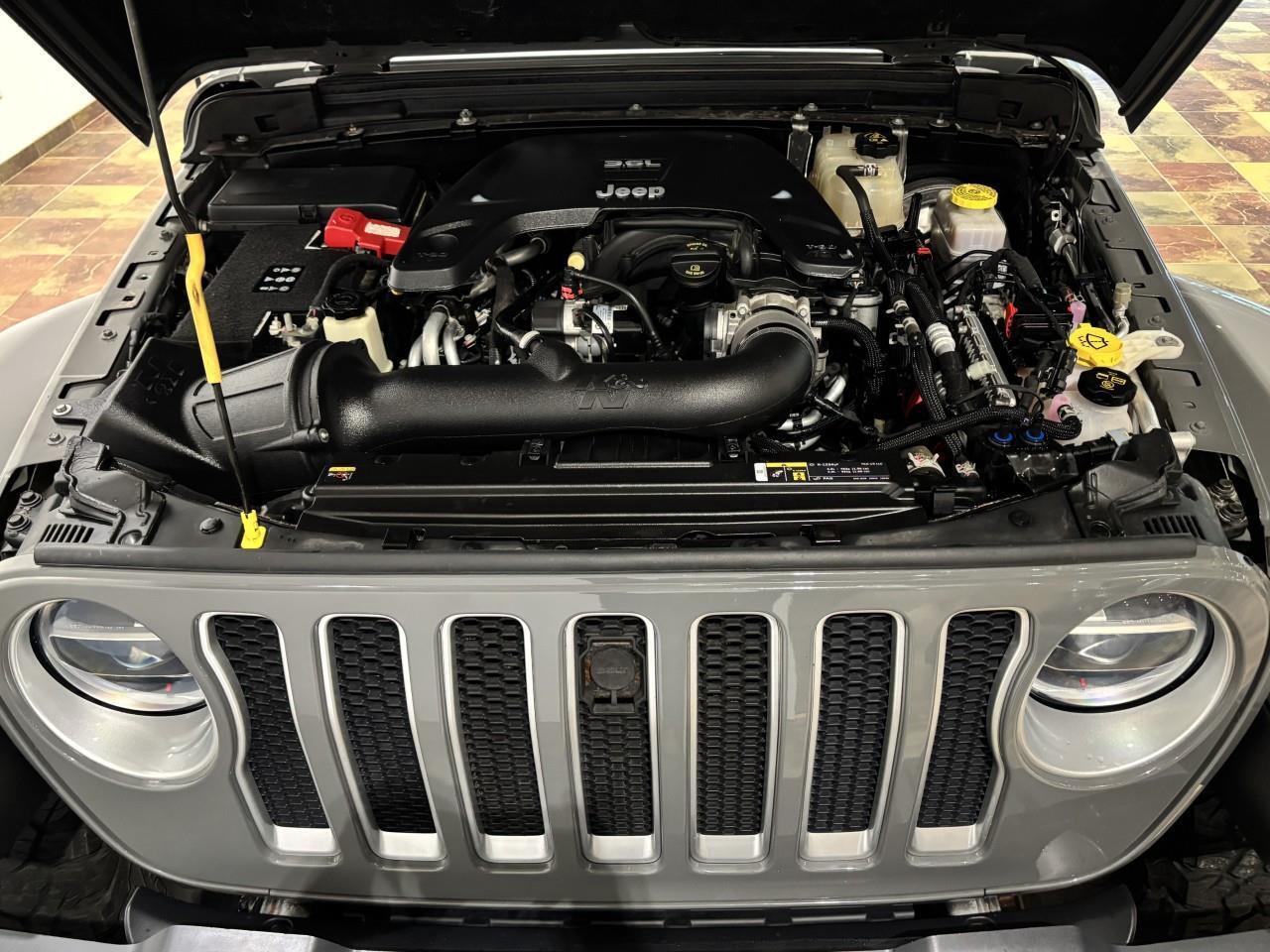 2021 Jeep WRANGLER UNLIMITED Sahara Photo