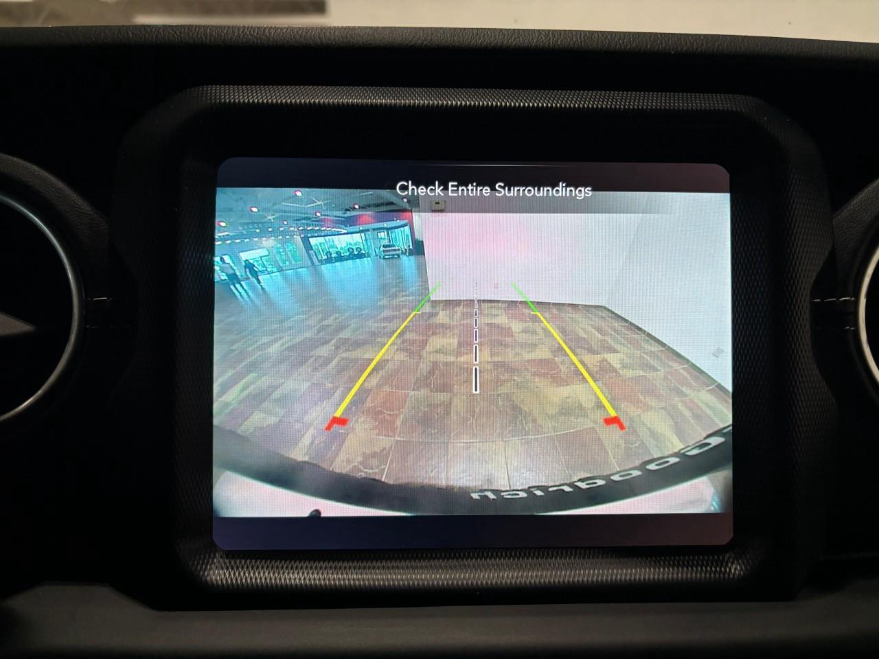 2021 Jeep WRANGLER UNLIMITED Sahara Photo