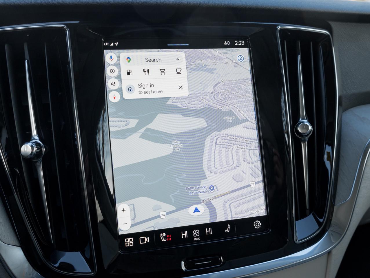 2025 Volvo V60 Cross Country B5 AWD Plus  STATION WAGON  BLOND LEATHER SEATS Photo