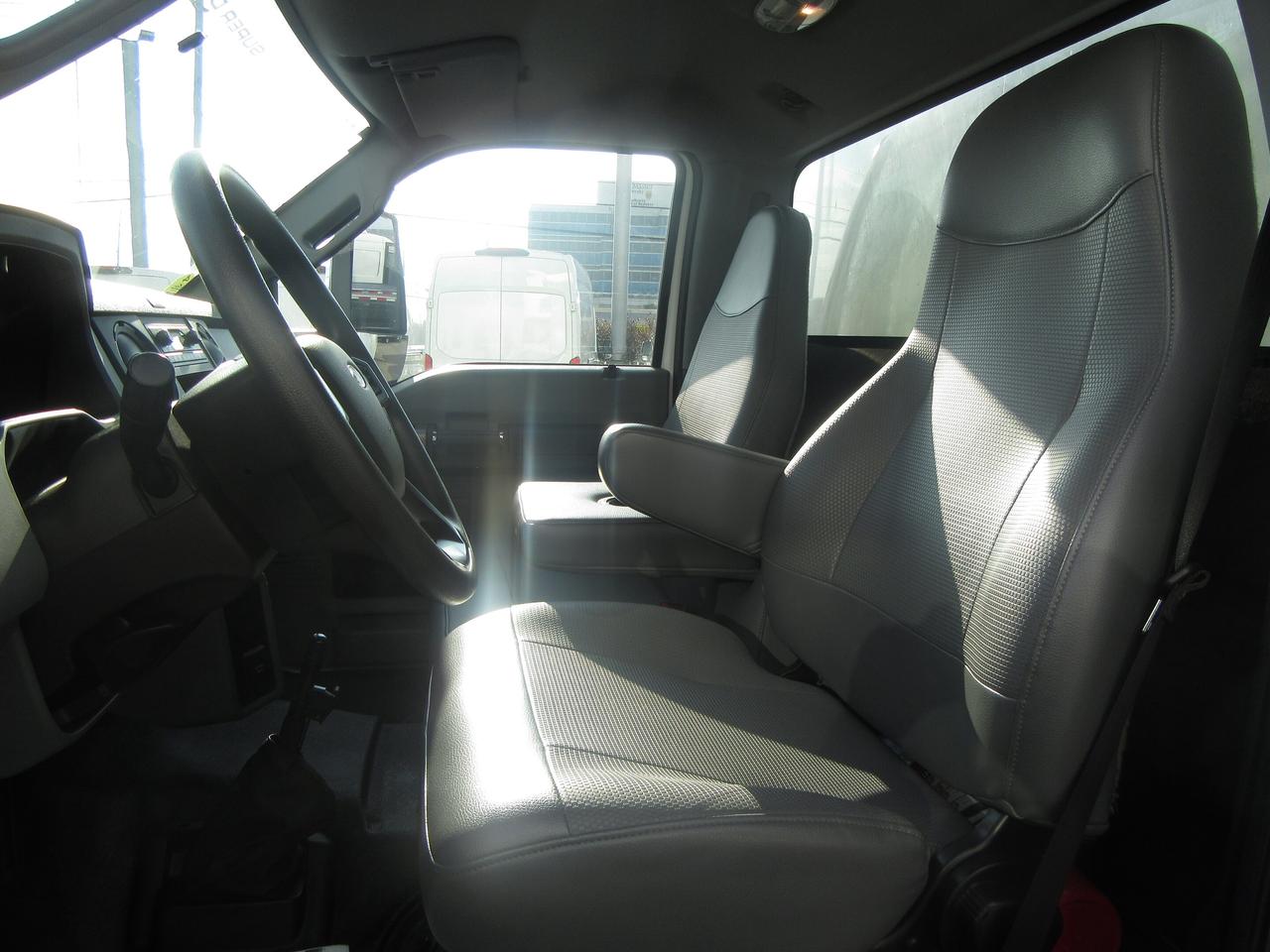 2022 Ford F-750 DIESEL 26FT BOX POWER LIFTGATE Photo