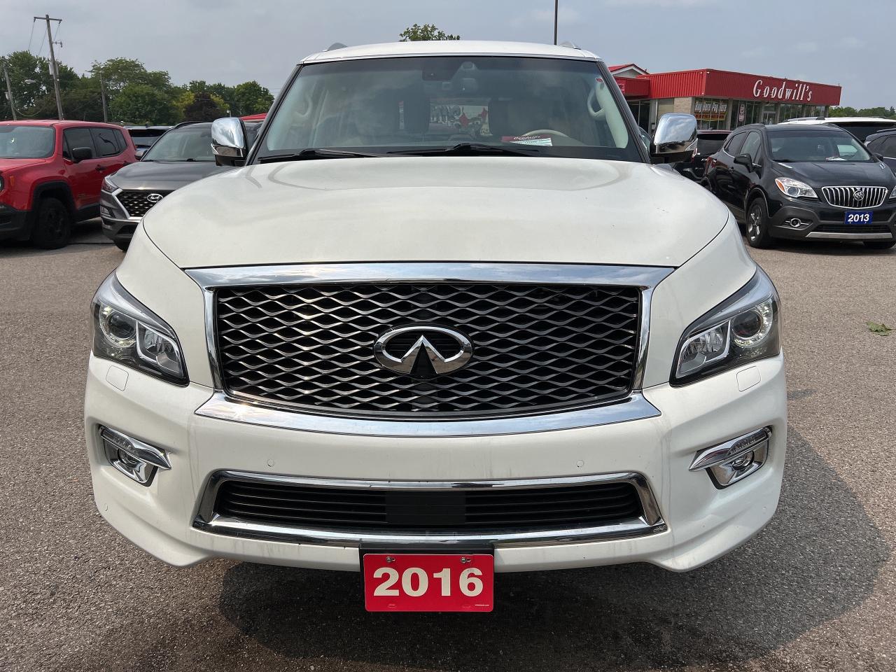 2016 Infiniti QX80 NAV, DVD, SUNROOF, HEATED / COOLED LEATHER! Photo