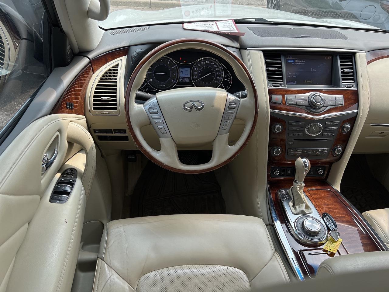 2016 Infiniti QX80 NAV, DVD, SUNROOF, HEATED / COOLED LEATHER! Photo