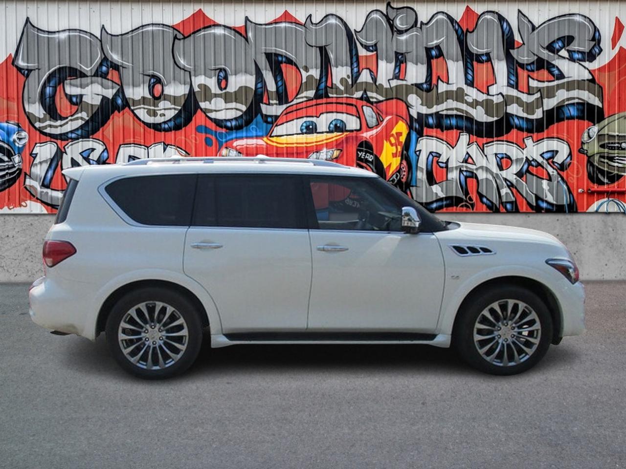 2016 Infiniti QX80 NAV, DVD, SUNROOF, HEATED / COOLED LEATHER! Photo