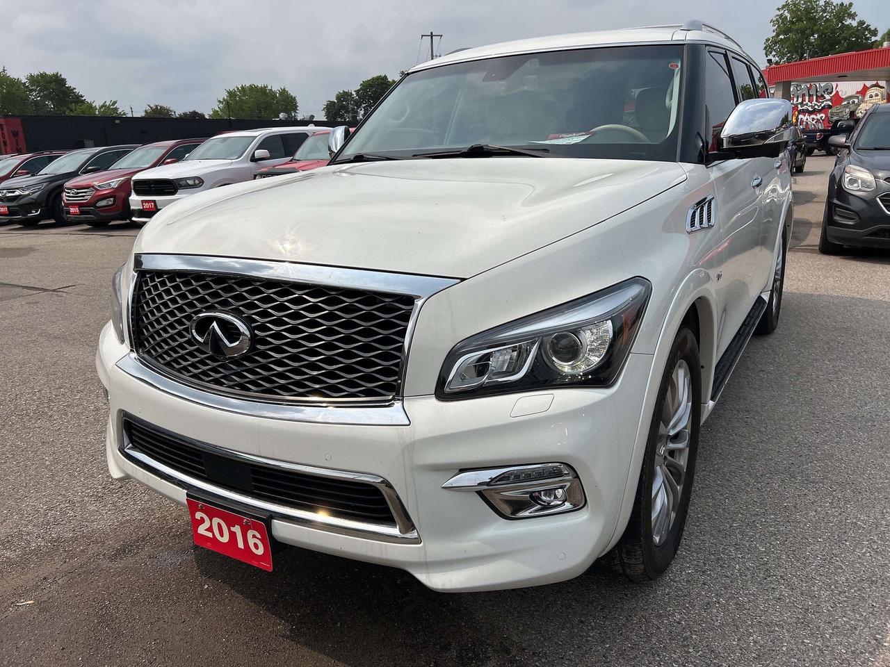 2016 Infiniti QX80 NAV, DVD, SUNROOF, HEATED / COOLED LEATHER! Photo