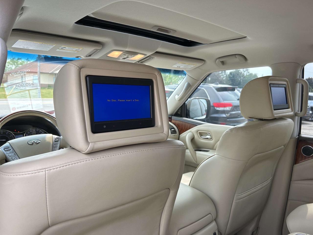 2016 Infiniti QX80 NAV, DVD, SUNROOF, HEATED / COOLED LEATHER! Photo