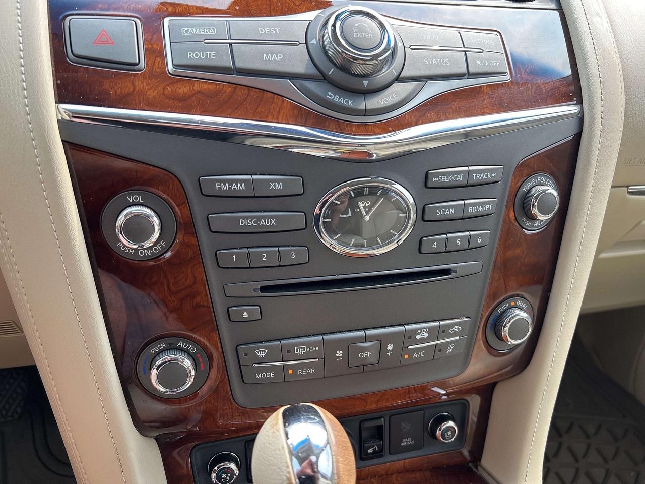 2016 Infiniti QX80 NAV, DVD, SUNROOF, HEATED / COOLED LEATHER! Photo