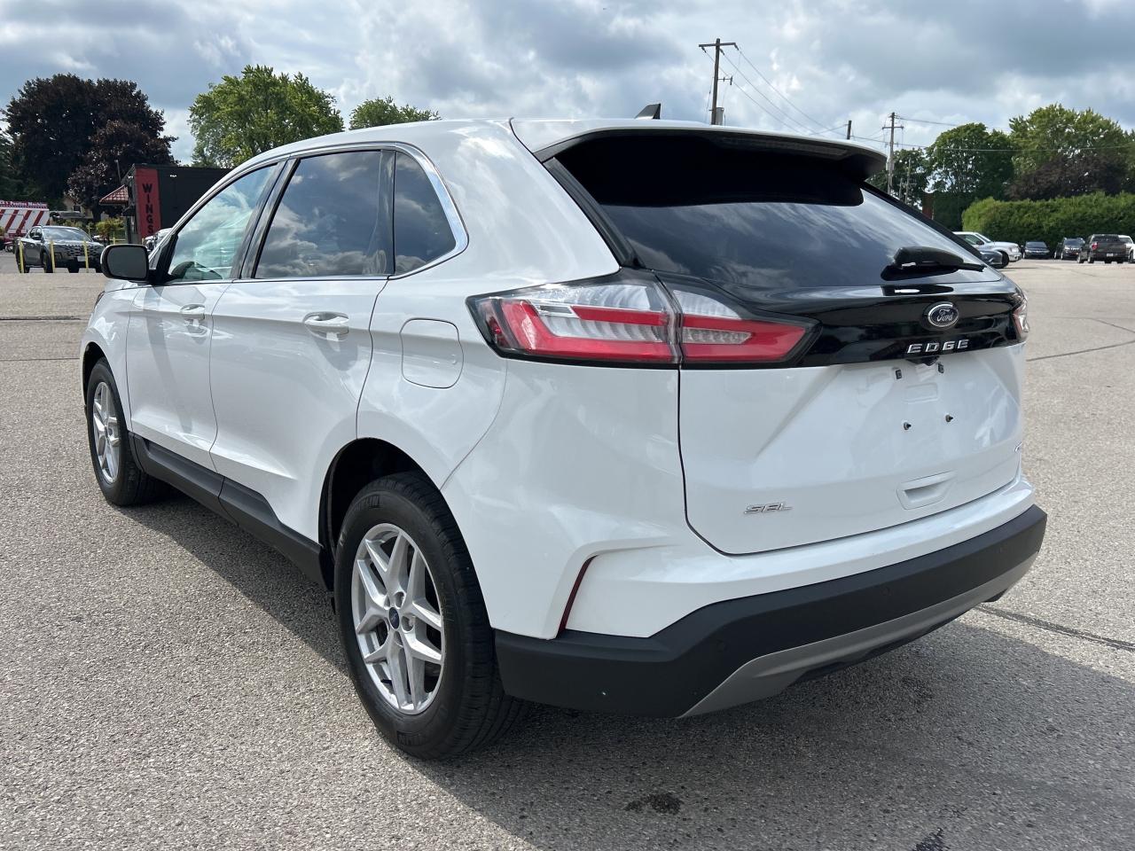 2022 Ford Edge SEL, AWD, HEATED CLOTH, REMOTE START, CLEAN CARFAX Photo