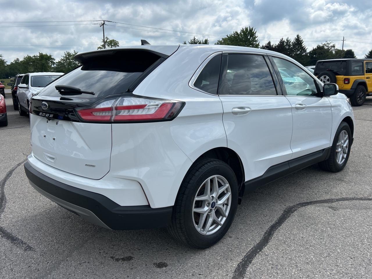 2022 Ford Edge SEL, AWD, HEATED CLOTH, REMOTE START, CLEAN CARFAX Photo