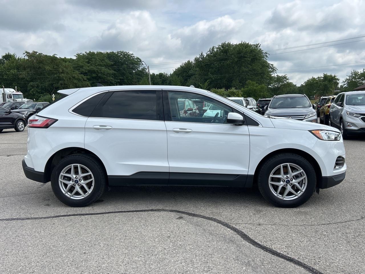 2022 Ford Edge SEL, AWD, HEATED CLOTH, REMOTE START, CLEAN CARFAX Photo
