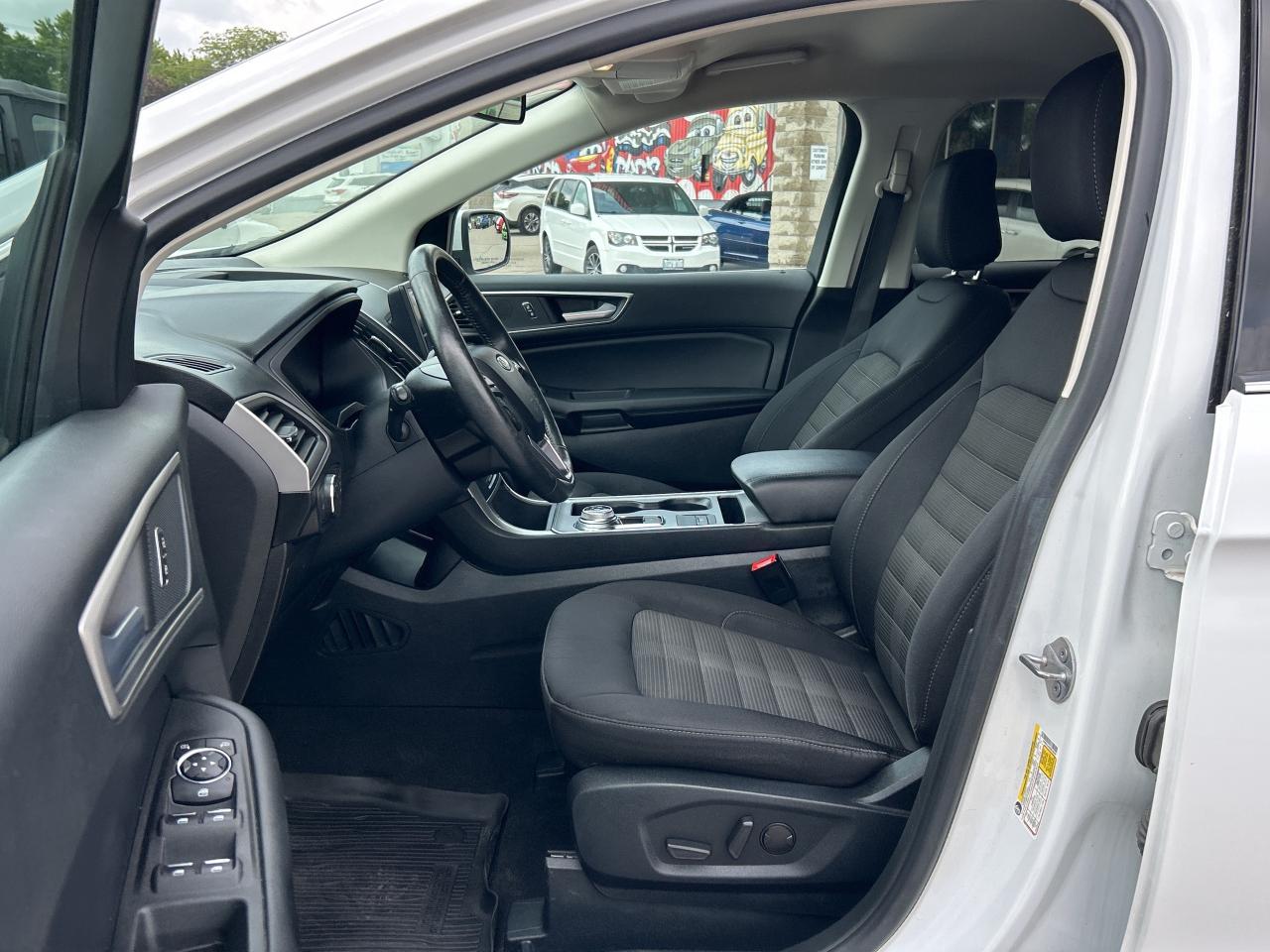 2022 Ford Edge SEL, AWD, HEATED CLOTH, REMOTE START, CLEAN CARFAX Photo