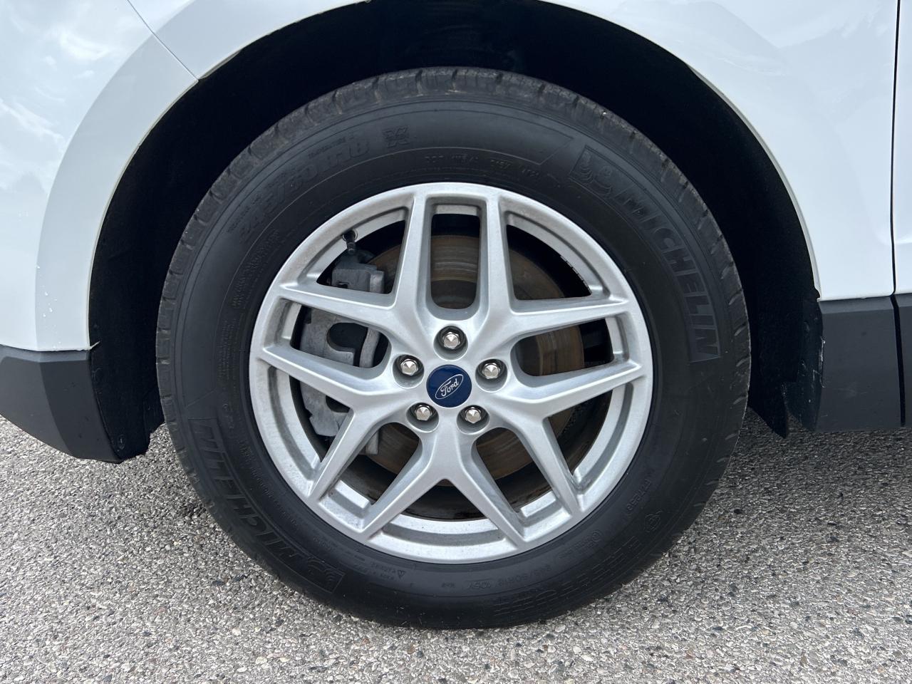 2022 Ford Edge SEL, AWD, HEATED CLOTH, REMOTE START, CLEAN CARFAX Photo