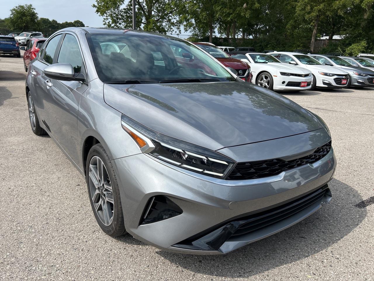 2023 Kia Forte EX, AUTO, 31 000 KMS, HEATED SEATS, SUNROOF! Photo