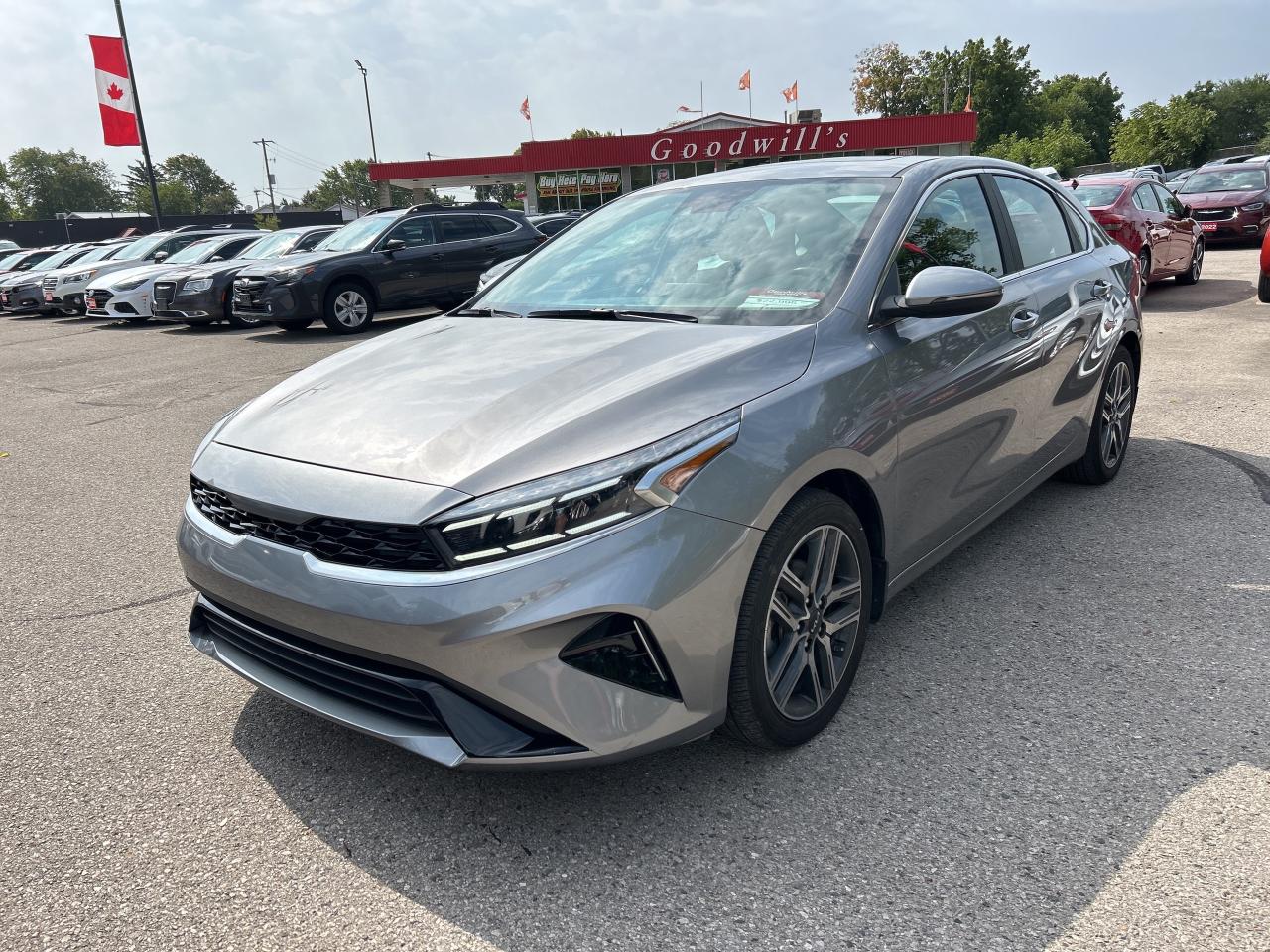 2023 Kia Forte EX, AUTO, 31 000 KMS, HEATED SEATS, SUNROOF! Photo