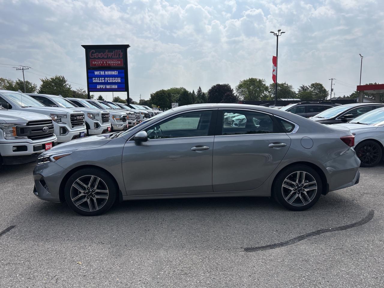 2023 Kia Forte EX, AUTO, 31 000 KMS, HEATED SEATS, SUNROOF! Photo