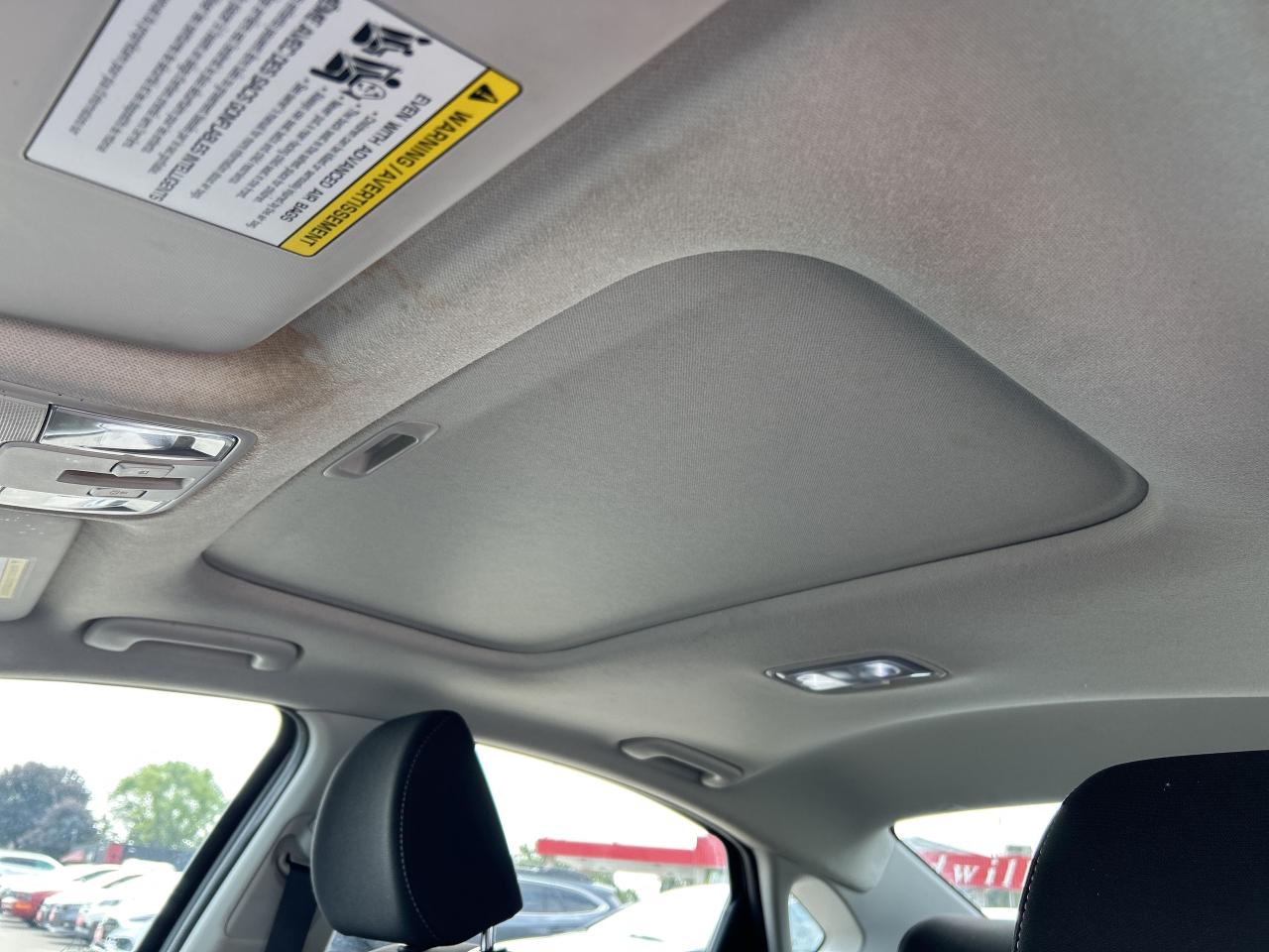 2023 Kia Forte EX, AUTO, 31 000 KMS, HEATED SEATS, SUNROOF! Photo