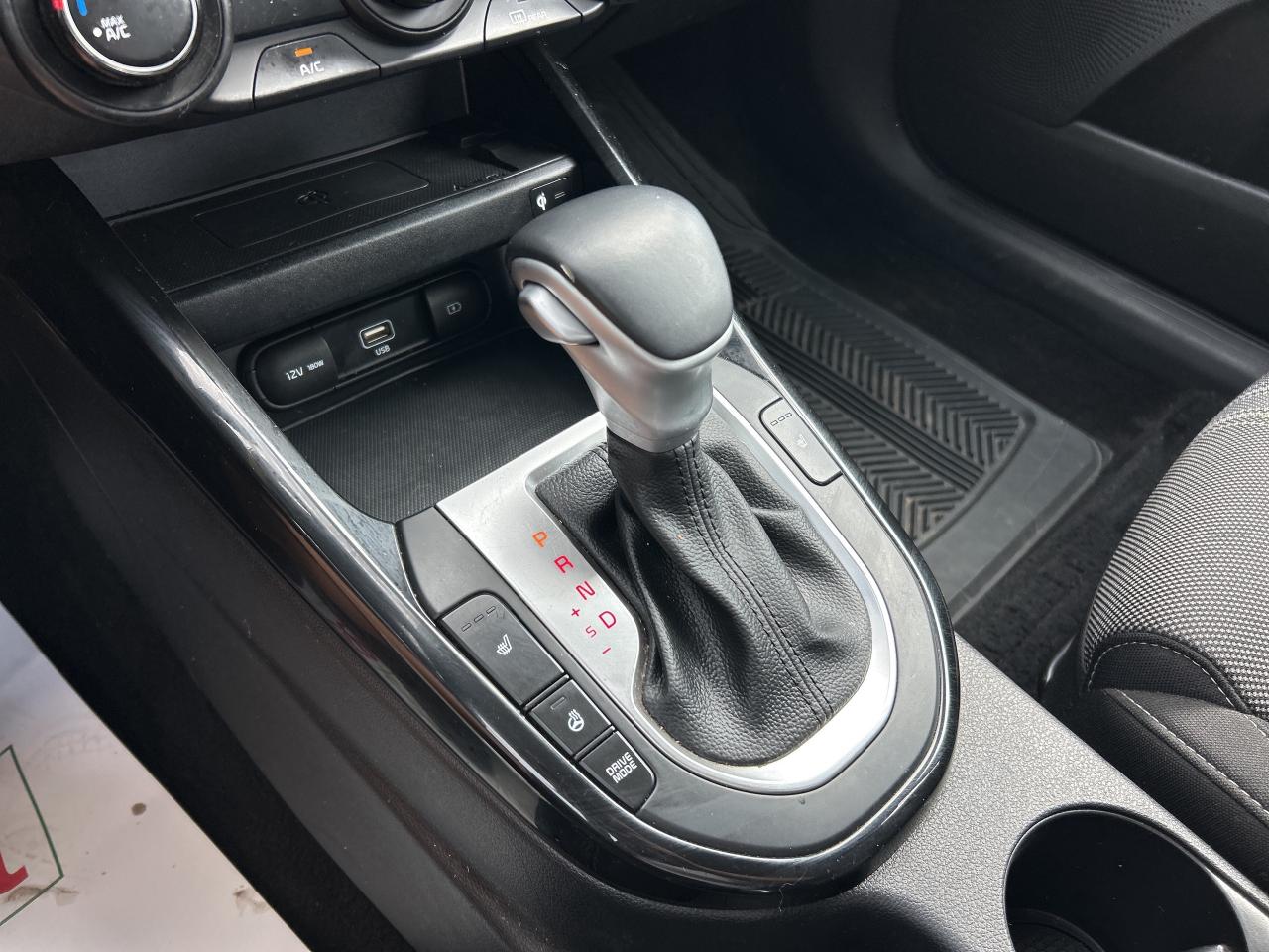 2023 Kia Forte EX, AUTO, 31 000 KMS, HEATED SEATS, SUNROOF! Photo