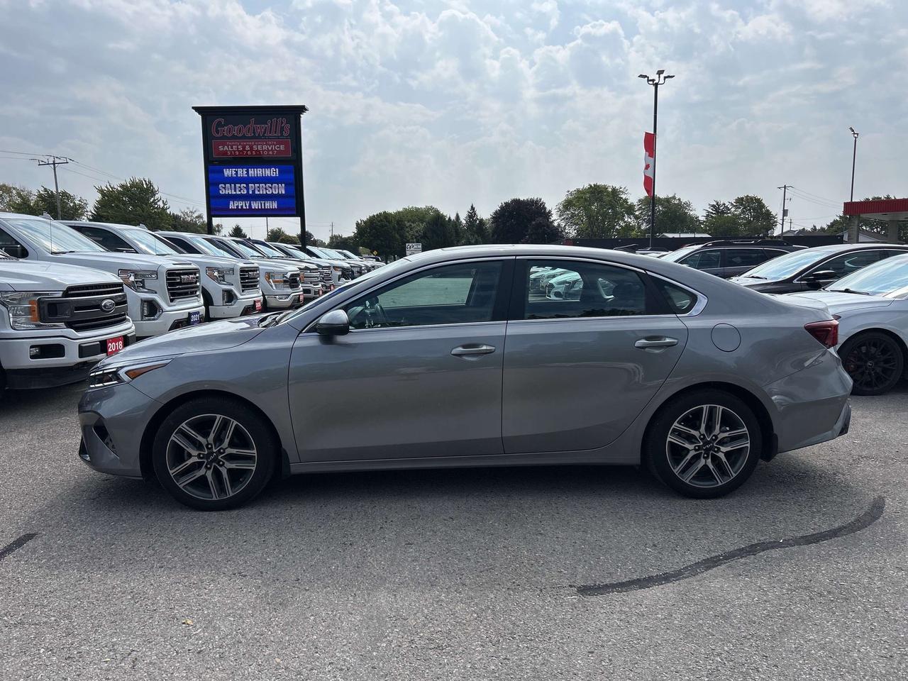 2023 Kia Forte EX, AUTO, 31 000 KMS, HEATED SEATS, SUNROOF! Photo