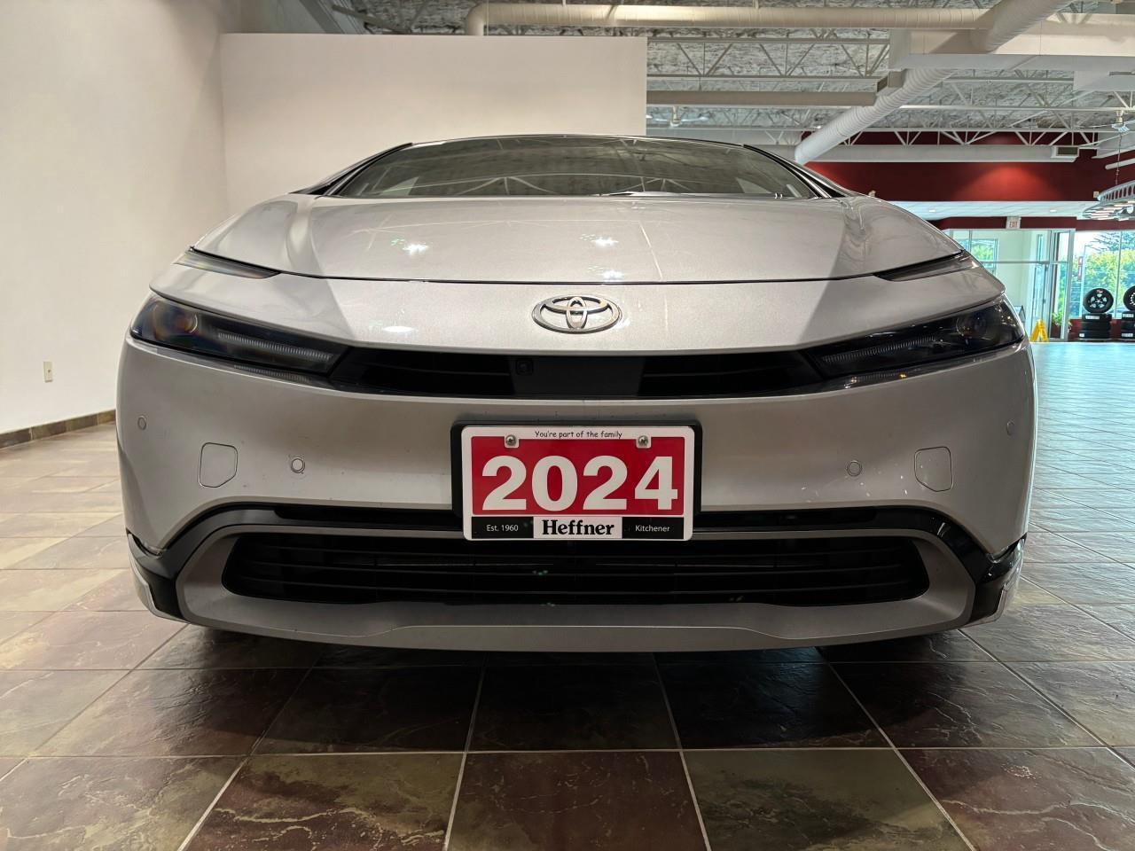 2024 Toyota Prius XLE Photo3